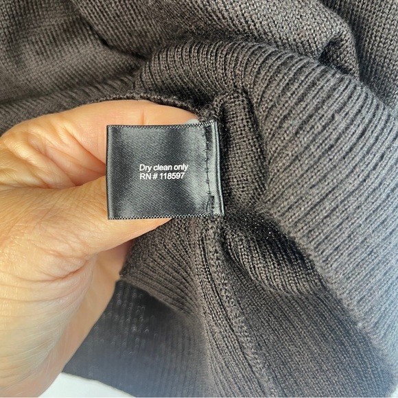 Vintage THE LIMITED Women's Brown Wool Blend V-Neck Sweater Dark Academia XL - Picture 8 of 8